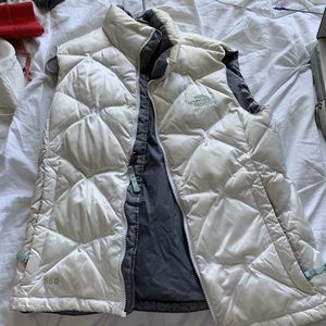 White north face vest